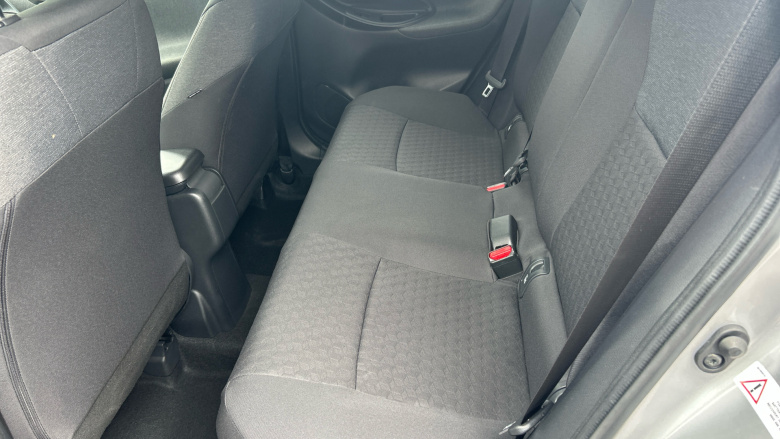 Toyota Yaris 1.5 Hybrid Design 5dr CVT Hybrid Hatchback